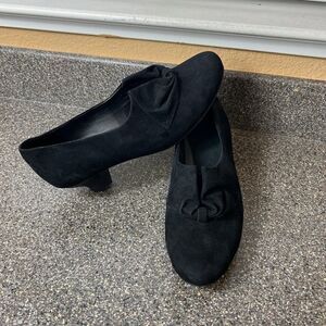 Hotter Womens UK 7.5 US 9.5 Black Suede Block Heel Slip On Closed Toe Dress Pump